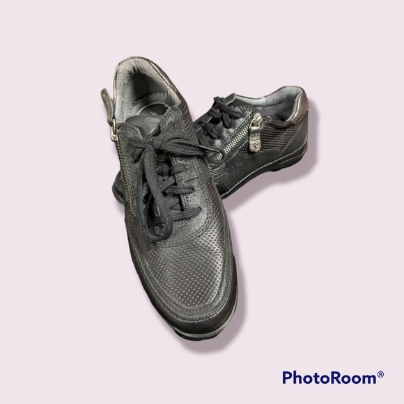 Aravon shoes - Picture 2 of 7